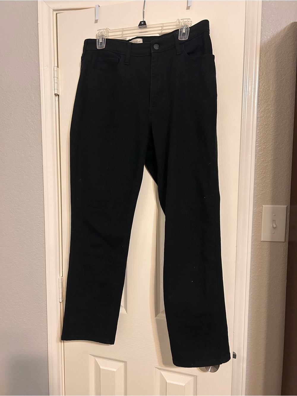 Universal Thread Black High-Rise Slim Straight Jeans